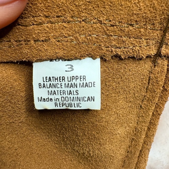 Minnetonka Kids Tall Moccasins 3 layer fringed metal studs inside zip sz 3 used - Picture 10 of 11